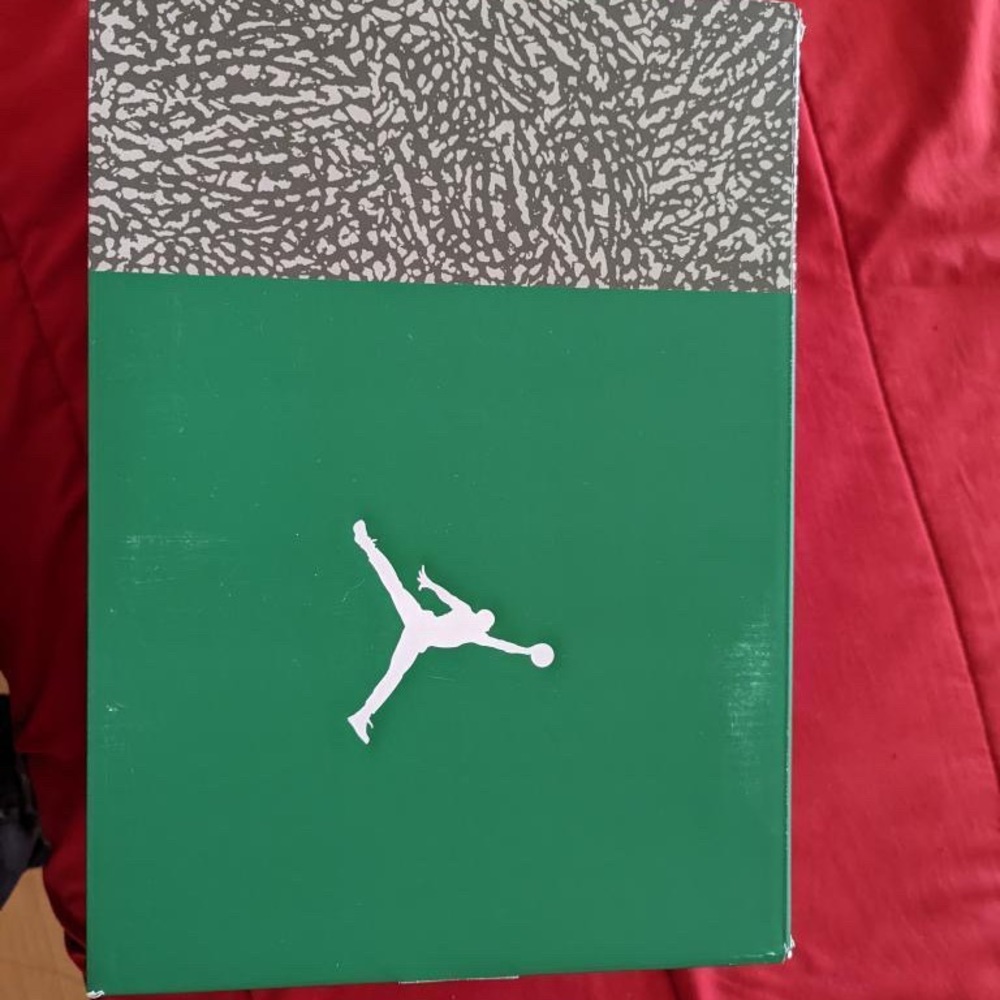 Authentic Jordan - Picture 4 of 4